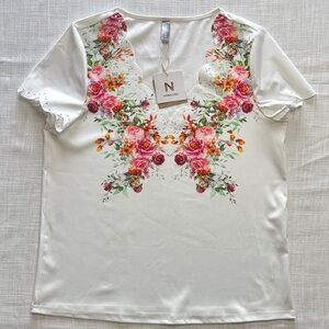 Noracora Floral White Top